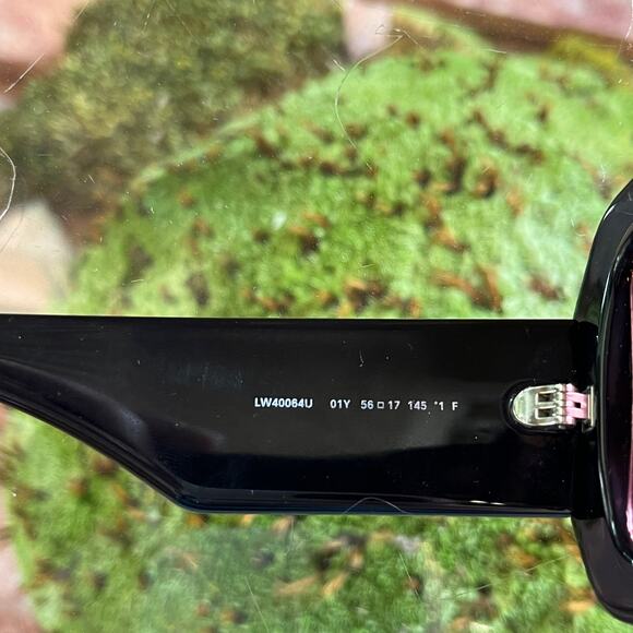 LOEWE LW4006U Black Square Sunglasses - Picture 8 of 11